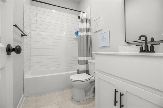 904 NW Lindenwood Drive, Grain Valley, MO 64029