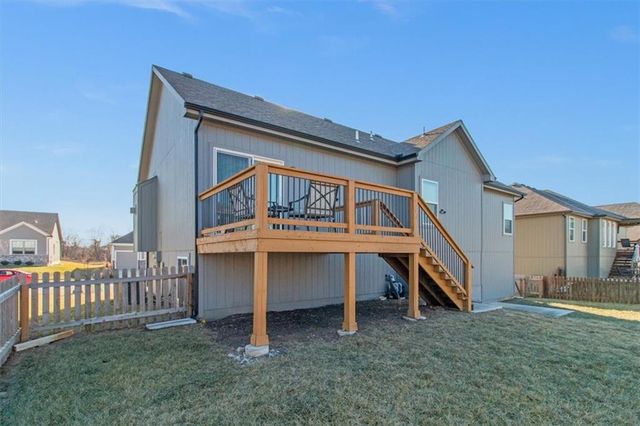 904 NW Lindenwood Drive, Grain Valley, MO 64029