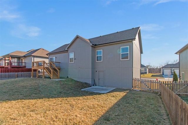 904 NW Lindenwood Drive, Grain Valley, MO 64029