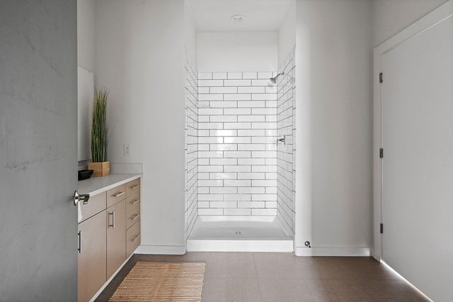 1900 12th Ave S Apt 212, Nashville, TN 37203