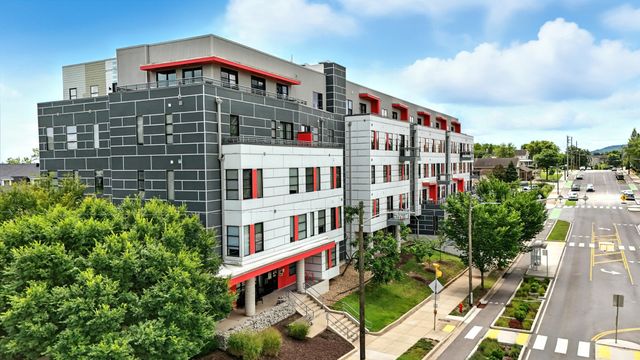 1900 12th Ave S Apt 212, Nashville, TN 37203