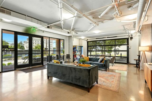 1900 12th Ave S Apt 212, Nashville, TN 37203