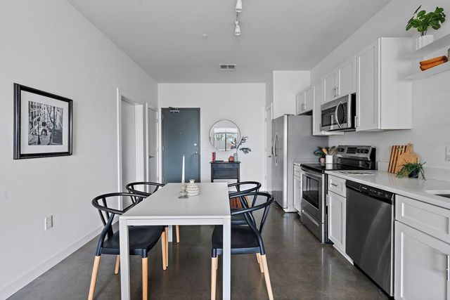 1900 12th Ave S Apt 212, Nashville, TN 37203