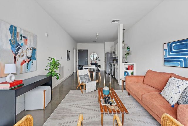 1900 12th Ave S Apt 212, Nashville, TN 37203