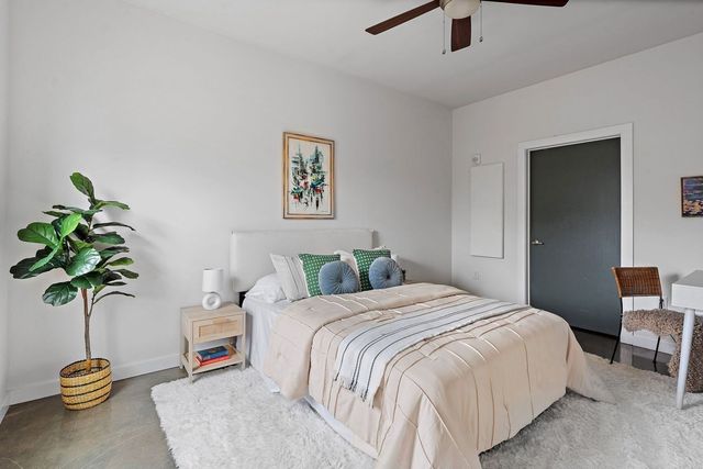 1900 12th Ave S Apt 212, Nashville, TN 37203