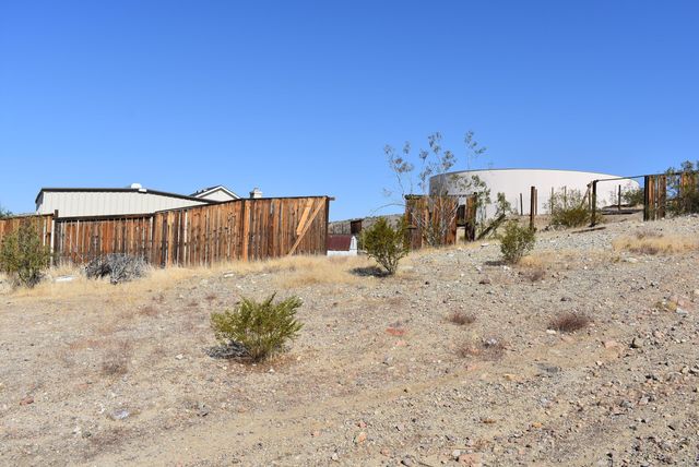 Vic United St & Barrington Ave, Rosamond, CA 93560