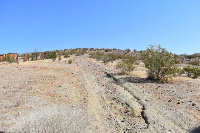 Vic United St & Barrington Ave, Rosamond, CA 93560