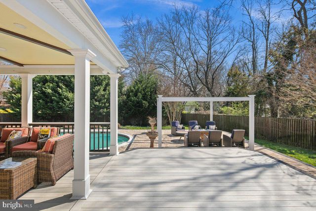 9426 MOUNT VERNON CIR, Alexandria, VA 22309