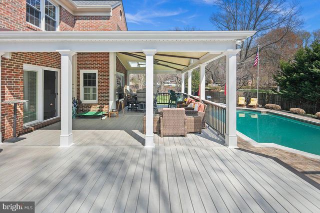 9426 MOUNT VERNON CIR, Alexandria, VA 22309