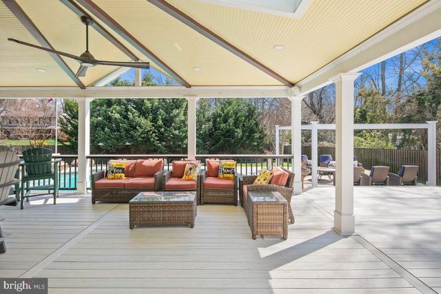 9426 MOUNT VERNON CIR, Alexandria, VA 22309