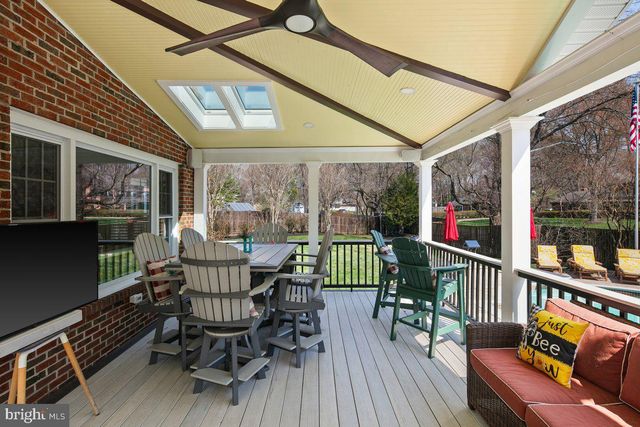 9426 MOUNT VERNON CIR, Alexandria, VA 22309