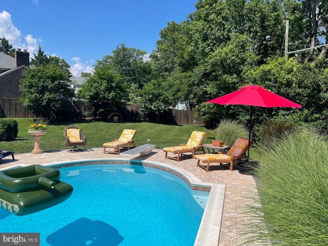 9426 MOUNT VERNON CIR, Alexandria, VA 22309