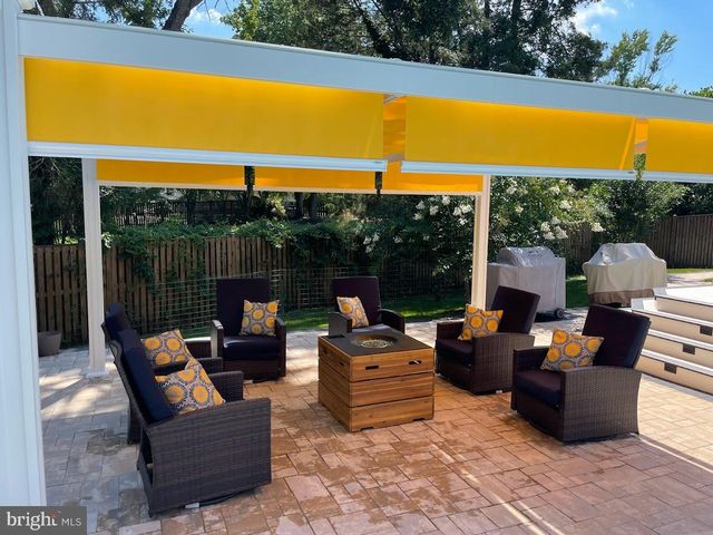 9426 MOUNT VERNON CIR, Alexandria, VA 22309