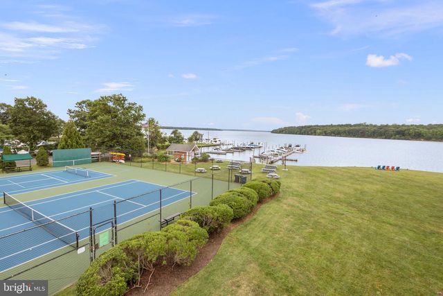 9426 MOUNT VERNON CIR, Alexandria, VA 22309