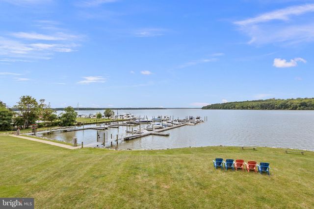 9426 MOUNT VERNON CIR, Alexandria, VA 22309