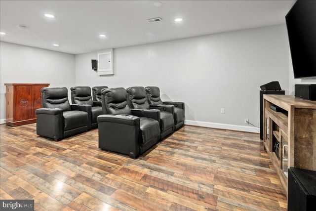 9426 MOUNT VERNON CIR, Alexandria, VA 22309