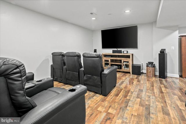 9426 MOUNT VERNON CIR, Alexandria, VA 22309