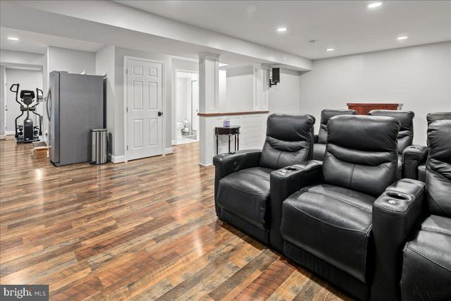 9426 MOUNT VERNON CIR, Alexandria, VA 22309