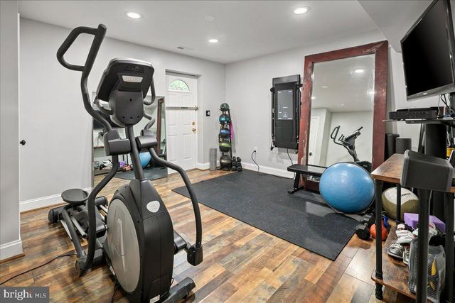 9426 MOUNT VERNON CIR, Alexandria, VA 22309