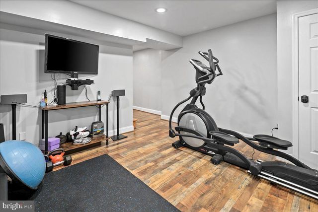 9426 MOUNT VERNON CIR, Alexandria, VA 22309