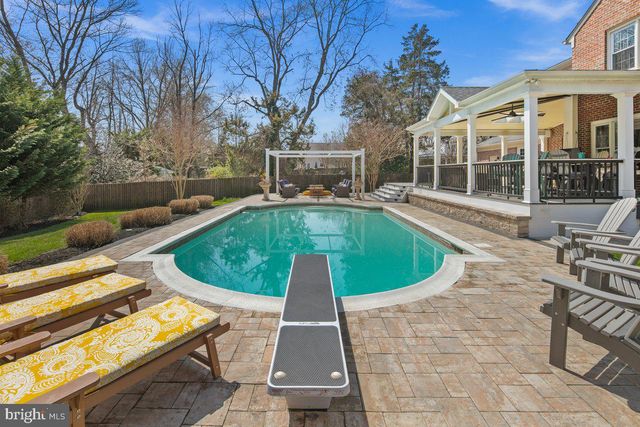 9426 MOUNT VERNON CIR, Alexandria, VA 22309