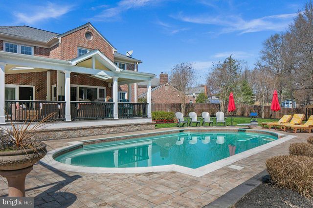 9426 MOUNT VERNON CIR, Alexandria, VA 22309