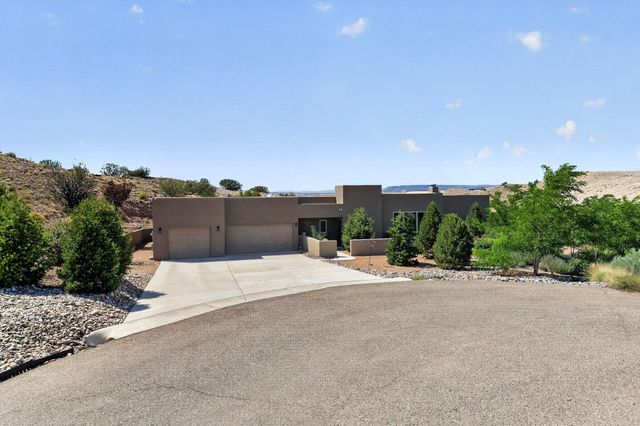 17 Basketweaver Court, Placitas, NM 87043