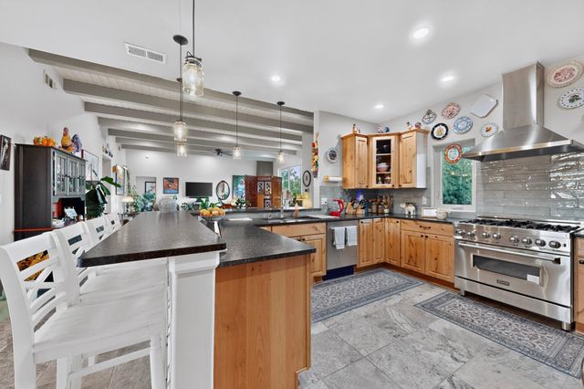 17 Basketweaver Court, Placitas, NM 87043