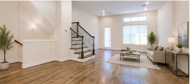 1222 W Dallas Street, Houston, TX 77019