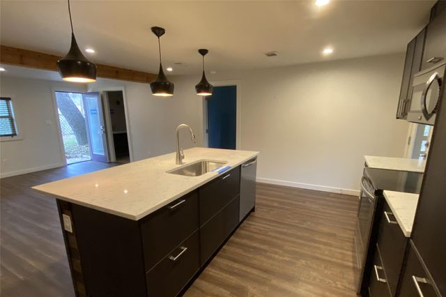 1000 Linscomb DR, Austin, TX 78734