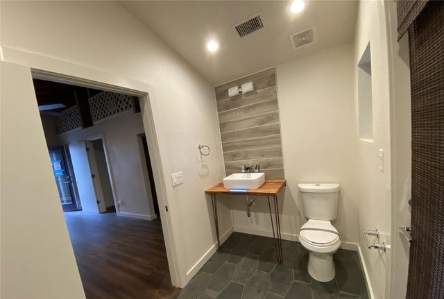 1000 Linscomb DR, Austin, TX 78734