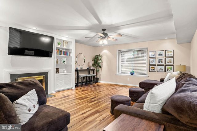 2201 ASPEN CIR, Springfield, PA 19064