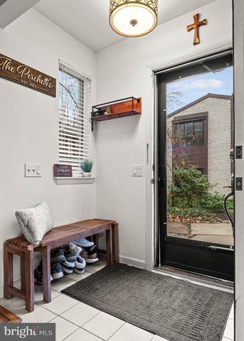 2201 ASPEN CIR, Springfield, PA 19064