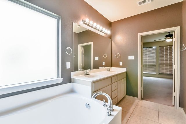 1709 Wild Deer Way, Arlington, TX 76002