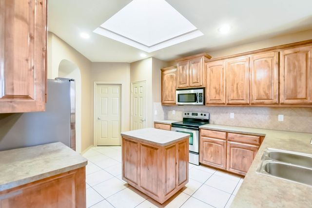 1709 Wild Deer Way, Arlington, TX 76002