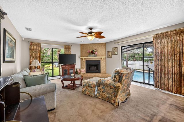 910 HILLSIDE DRIVE, Lutz, FL 33549