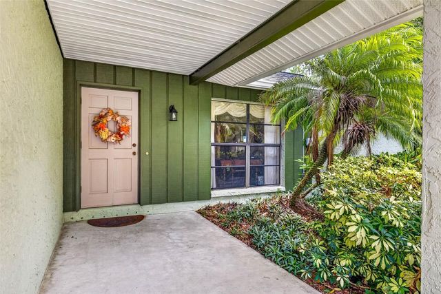 910 HILLSIDE DRIVE, Lutz, FL 33549