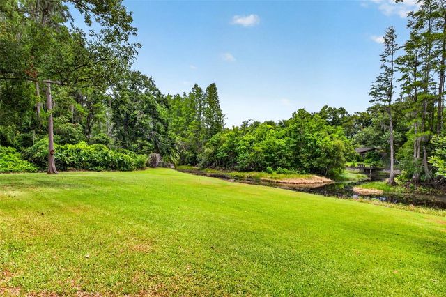 910 HILLSIDE DRIVE, Lutz, FL 33549
