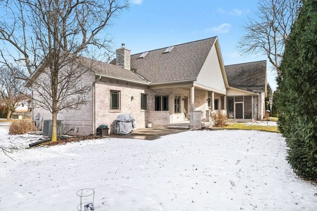 1302 Nebobish Street, Essexville, MI 48732