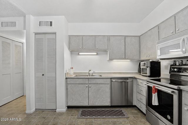 720 S DOBSON Road 36, Mesa, AZ 85202