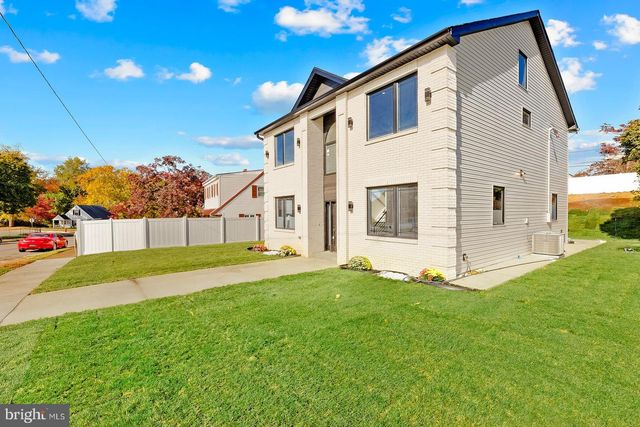 3215 BROOKDALE RD, Philadelphia, PA 19114