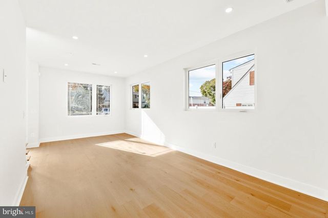 3215 BROOKDALE RD, Philadelphia, PA 19114