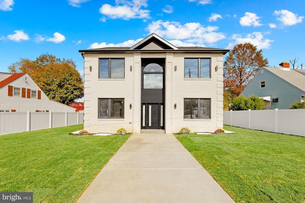 3215 BROOKDALE RD, Philadelphia, PA 19114