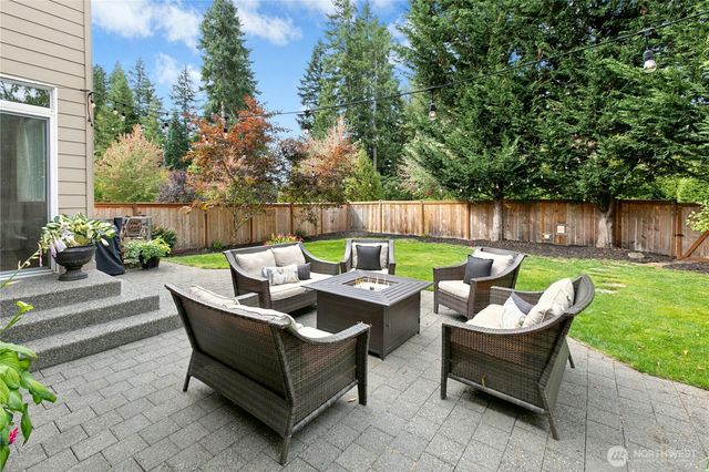 2002 263rd Lane SE, Sammamish, WA 98075
