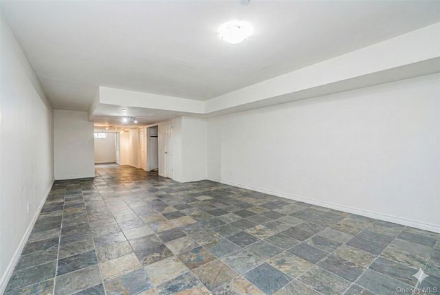 49 Llewellyn Place, Staten Island, NY 10310