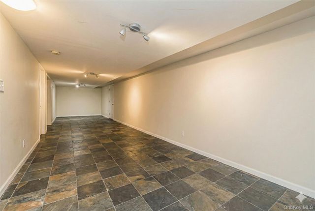 49 Llewellyn Place, Staten Island, NY 10310