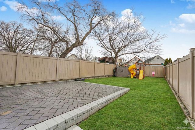 49 Llewellyn Place, Staten Island, NY 10310