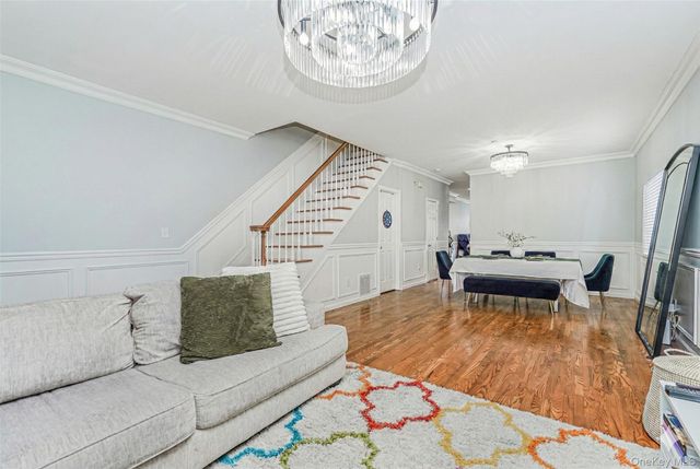 49 Llewellyn Place, Staten Island, NY 10310