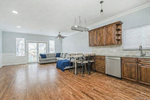 49 Llewellyn Place, Staten Island, NY 10310