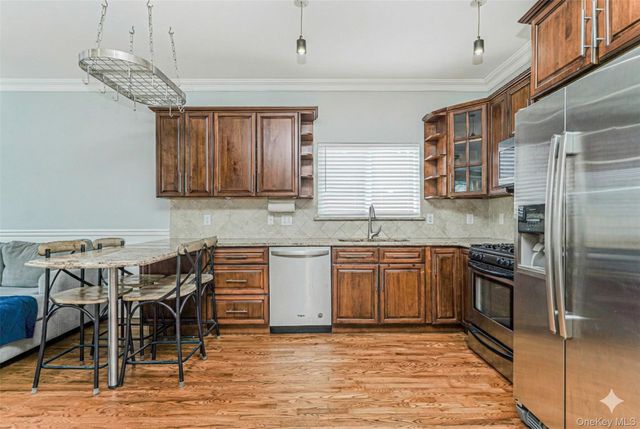 49 Llewellyn Place, Staten Island, NY 10310